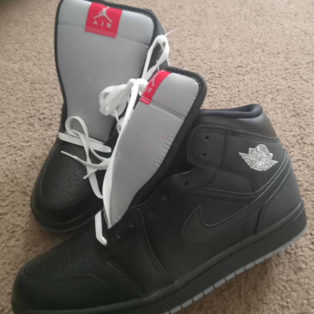 $120 Mens Jordan 1 SE Reimagined Size 11 Brand New